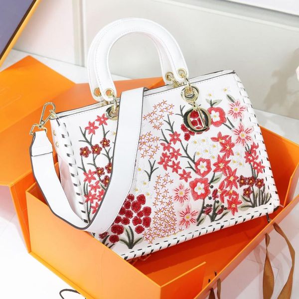 evening bags small fresh embroidered square bag 2021 fashion women handbag casual one-shoulder diagonal female
evening bags small fresh embroidered square bag 2021 fashion women handbag casual one-shoulder diagonal female