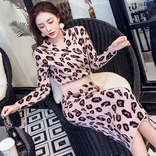 casual dresses 2021 winter long sleeve office lady sheath knitting cotton leopard mid-calf dress v-neck party night elegent, Black;gray
casual dresses 2021 winter long sleeve office lady sheath knitting cotton leopard mid-calf dress v-neck party night elegent, Black;gray