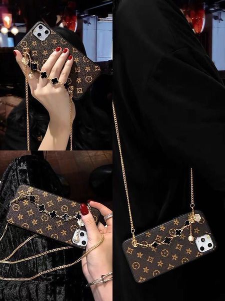 luxury designer alhambra bracelet phone case for iphone 11 pro xs max xr x 7 8 plus wholesale
luxury designer alhambra bracelet phone case for iphone 11 pro xs max xr x 7 8 plus wholesale