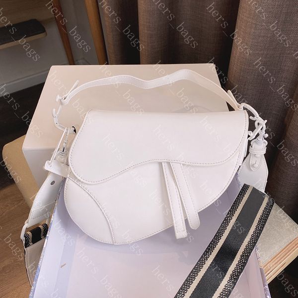fashion lady saddle bag women luxurys designers bags 2021 ultramatte crossbody bags casual womens handbags new 
fashion lady saddle bag women luxurys designers bags 2021 ultramatte crossbody bags casual womens handbags new
