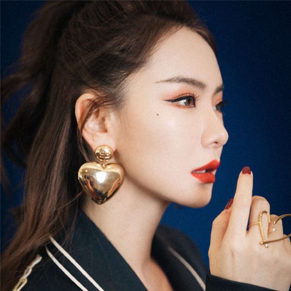 hbp 2021 new exaggerated gold smooth love earrings fashion design of minority, Silver
hbp 2021 new exaggerated gold smooth love earrings fashion design of minority, Silver