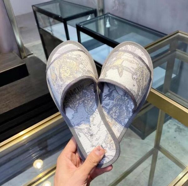 2021 paris women sandals slippers summer girls beach sandals slides flip flops loafers embroidered slippers with box large size35-42 02, Black
2021 paris women sandals slippers summer girls beach sandals slides flip flops loafers embroidered slippers with box large size35-42 02, Black