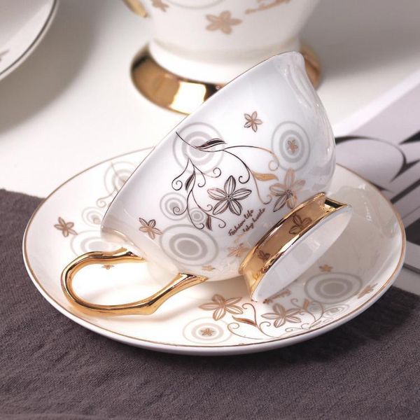 mugs simple european bone china coffee cup set luxury ceramic english afternoon flower set.
mugs simple european bone china coffee cup set luxury ceramic english afternoon flower set.