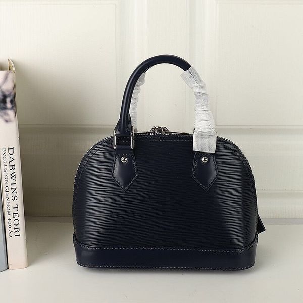2021 brand style women shell bag genuine leather handbags luxury design totes fashion simple eveningbag versatile party work
2021 brand style women shell bag genuine leather handbags luxury design totes fashion simple eveningbag versatile party work
