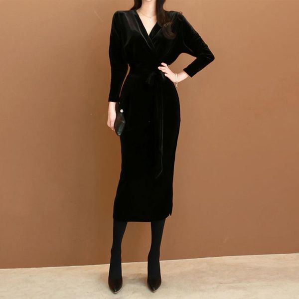 v-neck elegant gold velvet long dress women robes high waist slim-fit warm winter casual evening party dress, Black;gray
v-neck elegant gold velvet long dress women robes high waist slim-fit warm winter casual evening party dress, Black;gray