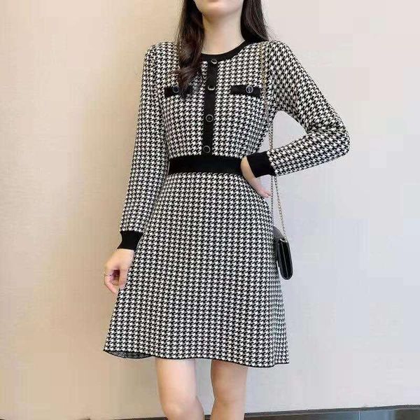 party dresses runway fall winter korean women's long sleeve vintage houndstooth plaid elegant o neck knitted sweater vestidos, White;black 
party dresses runway fall winter korean women's long sleeve vintage houndstooth plaid elegant o neck knitted sweater vestidos, White;black