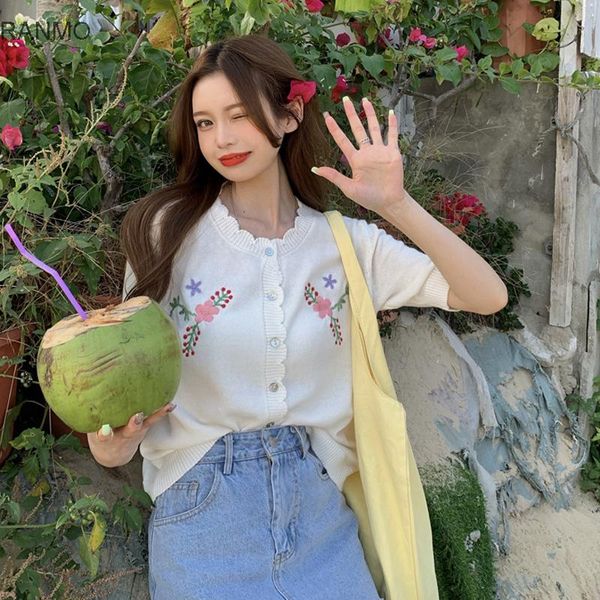 women's blouses & shirts samuzi fast fashion clothing - korean summer style floral embroidery lace collar thin short sleeve knitted top, White
women's blouses & shirts samuzi fast fashion clothing - korean summer style floral embroidery lace collar thin short sleeve knitted top, White