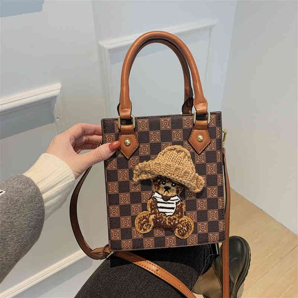 2022 factory wholesale bag female spring minority design versatile messenger net red printing single shoulder bag 0qo7
2022 factory wholesale bag female spring minority design versatile messenger net red printing single shoulder bag 0qo7