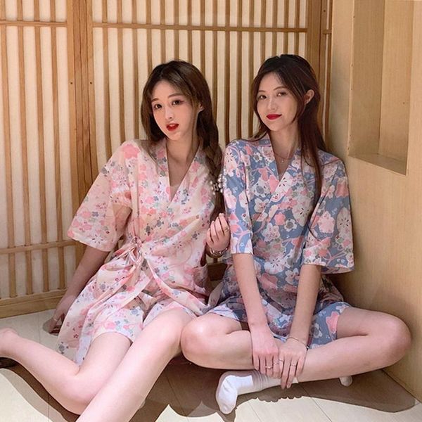 women's sleepwear real po 2021 summer flower pajamas japanese kimono style two piece short sleeve robe suit, Black;red
women's sleepwear real po 2021 summer flower pajamas japanese kimono style two piece short sleeve robe suit, Black;red