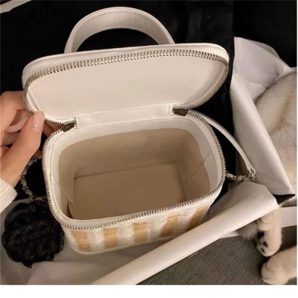 fragrant grandma rattan bag women's messenger bag high texture chain small, Black;red
fragrant grandma rattan bag women's messenger bag high texture chain small, Black;red