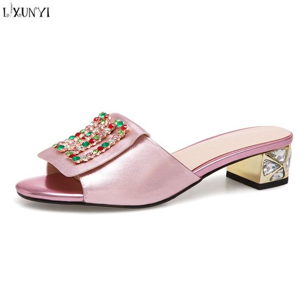 slippers lxunyi 2021 summer cow leather square low heels fashion luxury crystal sandals causal flip flops beach shoes woman, Black
slippers lxunyi 2021 summer cow leather square low heels fashion luxury crystal sandals causal flip flops beach shoes woman, Black