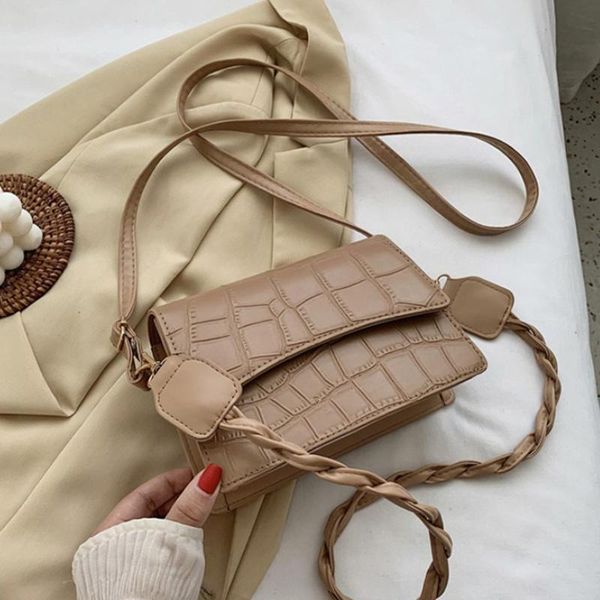 shoulder bags 2021 trend stone pattern pu leather bag women with weave trap female crossbody retro travel handbag designer
shoulder bags 2021 trend stone pattern pu leather bag women with weave trap female crossbody retro travel handbag designer