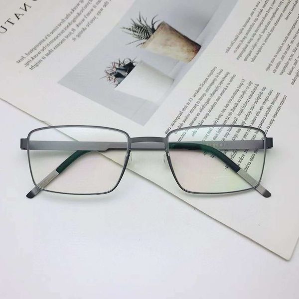 linde wearing comfortable pure titanium glasses frame ultra light business box 9717 men's model, White;black
linde wearing comfortable pure titanium glasses frame ultra light business box 9717 men's model, White;black