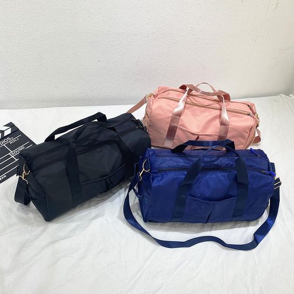 outdoor bags waterproof nylon sports gym men women training fitness travel handbag yoga mat sport bag with shoes compartment
outdoor bags waterproof nylon sports gym men women training fitness travel handbag yoga mat sport bag with shoes compartment