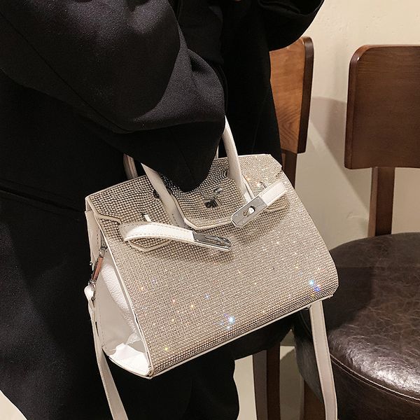 luxury handbags designer bag 2021 summer new rhinestone large capacity handbag single shoulder messenger bag
luxury handbags designer bag 2021 summer new rhinestone large capacity handbag single shoulder messenger bag