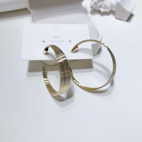 hoop & huggie korea fashion light gold big hoops earrings for women work dating party jewelry accessories gift a382, Golden;silver
hoop & huggie korea fashion light gold big hoops earrings for women work dating party jewelry accessories gift a382, Golden;silver