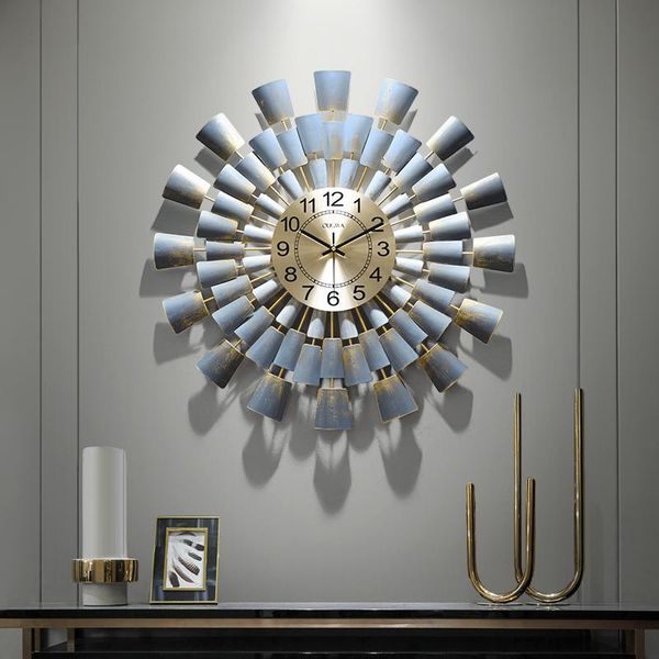 american metal atmosphere hanging watch creative trend quartz clock living room wall clock mute home fashion art
american metal atmosphere hanging watch creative trend quartz clock living room wall clock mute home fashion art