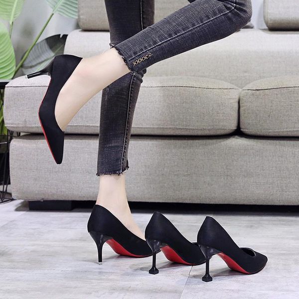 dress shoes red bottom black suede women's wedding thin heel pointed toe sole shallow mouth high heels
dress shoes red bottom black suede women's wedding thin heel pointed toe sole shallow mouth high heels