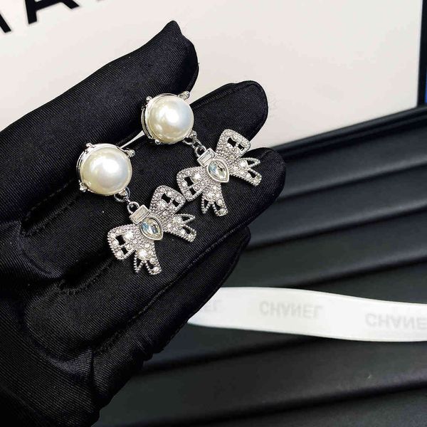 fashion earrings 2021 m family bow pearl crystal diamond simple atmosphere 925 tremella female, Golden
fashion earrings 2021 m family bow pearl crystal diamond simple atmosphere 925 tremella female, Golden
