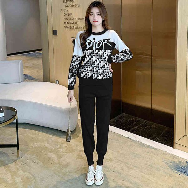 design clothing leisure suit spring and 2021 new large women's wear age reduction foreign style fashion two-piece set in early autumn, White
design clothing leisure suit spring and 2021 new large women's wear age reduction foreign style fashion two-piece set in early autumn, White