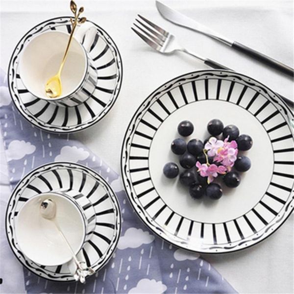 spoons stainless steel spoon creative branch leaves spoon/fork coffee stirring christmas gift kitchen accessories tableware 
spoons stainless steel spoon creative branch leaves spoon/fork coffee stirring christmas gift kitchen accessories tableware