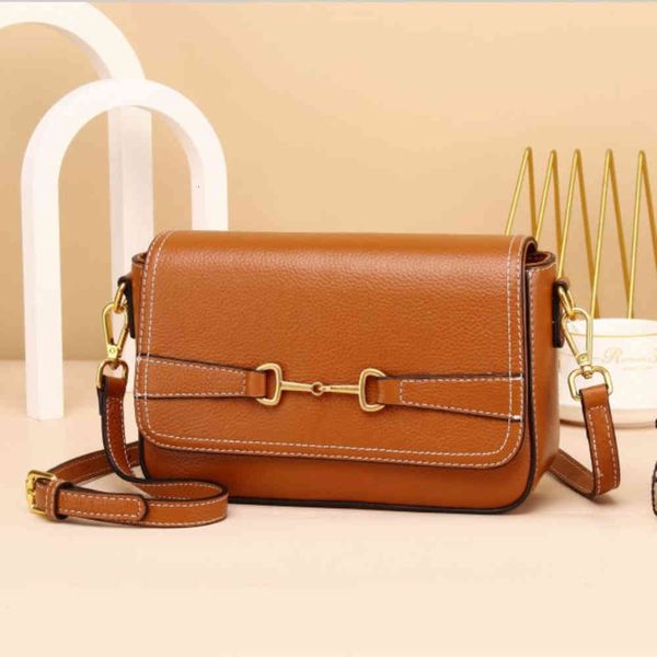 2020 new fashion leather women's bag single shoulder cowhide small square slanting portable versatile
2020 new fashion leather women's bag single shoulder cowhide small square slanting portable versatile