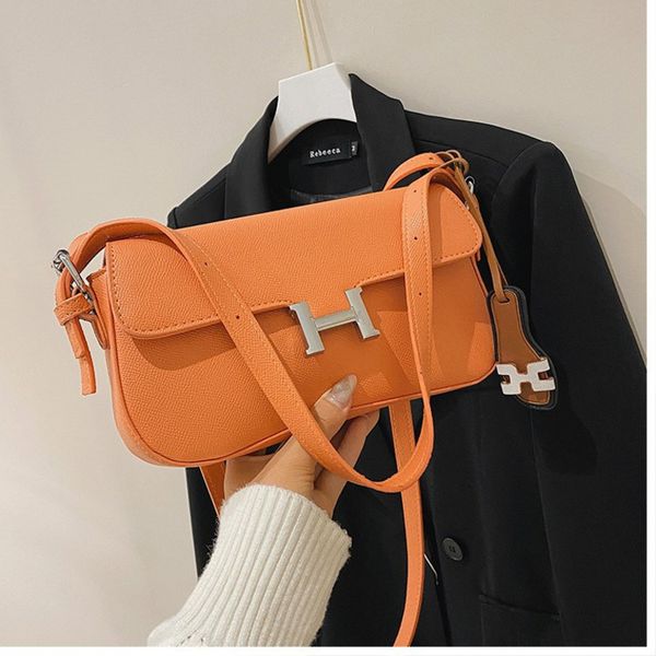 sole by designer early winter new one shoulder messenger fashion bag women's texture solid color underarm street accessory purse
sole by designer early winter new one shoulder messenger fashion bag women's texture solid color underarm street accessory purse