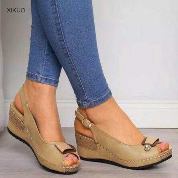 sandals 2021 summer large european women's shoes slope heel fish mouth button, Black
sandals 2021 summer large european women's shoes slope heel fish mouth button, Black