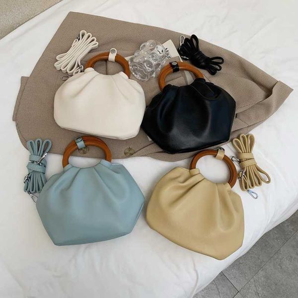 handbag handle retro clutches 2021 new fashion hand bags for women crossbody bag soft leather bolsos c0601
handbag handle retro clutches 2021 new fashion hand bags for women crossbody bag soft leather bolsos c0601