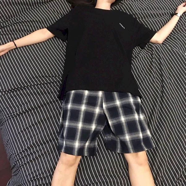 black white plaid summer loose student female korean five-point pants lover loose comfortable men women trend quick-drying short, White;black
black white plaid summer loose student female korean five-point pants lover loose comfortable men women trend quick-drying short, White;black