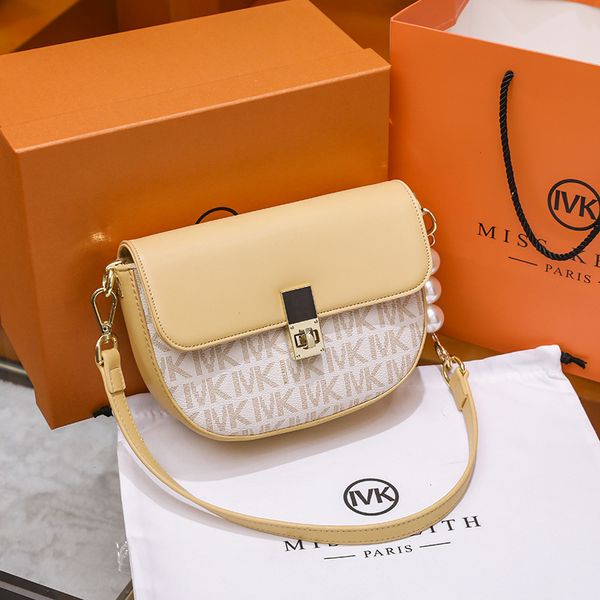 ivk saddle 2021 new fashion one shoulder armpit bag fashion messenger bag women's hand-held old flower
ivk saddle 2021 new fashion one shoulder armpit bag fashion messenger bag women's hand-held old flower