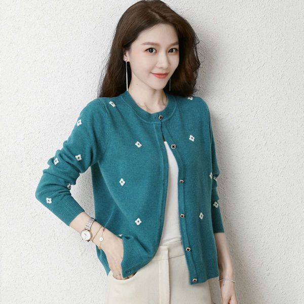 knitted cardigan short autumn and winter year's shawl small outside with long sleeve sweater coat, White;black
knitted cardigan short autumn and winter year's shawl small outside with long sleeve sweater coat, White;black