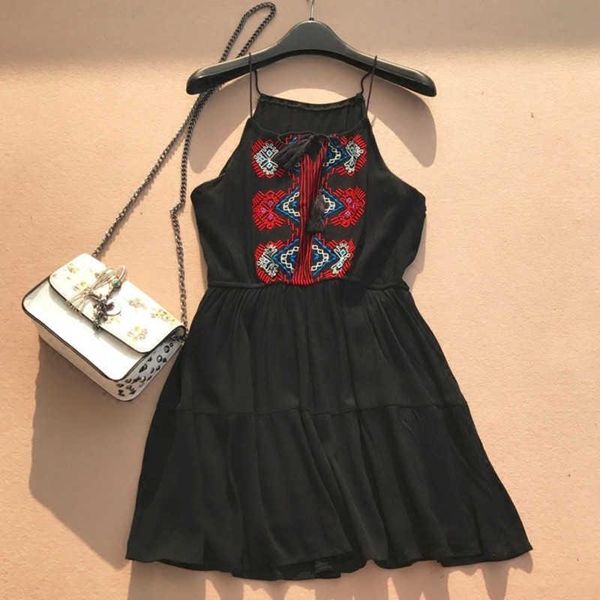 casual dresses 2021 summer women fashion sleeveless camisole dress vintage floral embroidery tassel retro bandage vestidos, Black;gray
casual dresses 2021 summer women fashion sleeveless camisole dress vintage floral embroidery tassel retro bandage vestidos, Black;gray