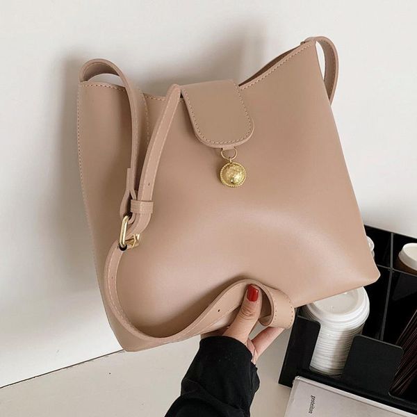 shoulder bags large capacity pu leather bucket for women 2021 trending designer crossbody handbags women's trend hand bag
shoulder bags large capacity pu leather bucket for women 2021 trending designer crossbody handbags women's trend hand bag