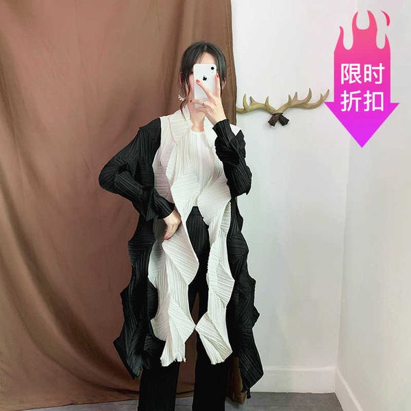 pleated color matching coat long windbreaker product pleating in autumn plus size women trench 210615, Tan;black
pleated color matching coat long windbreaker product pleating in autumn plus size women trench 210615, Tan;black