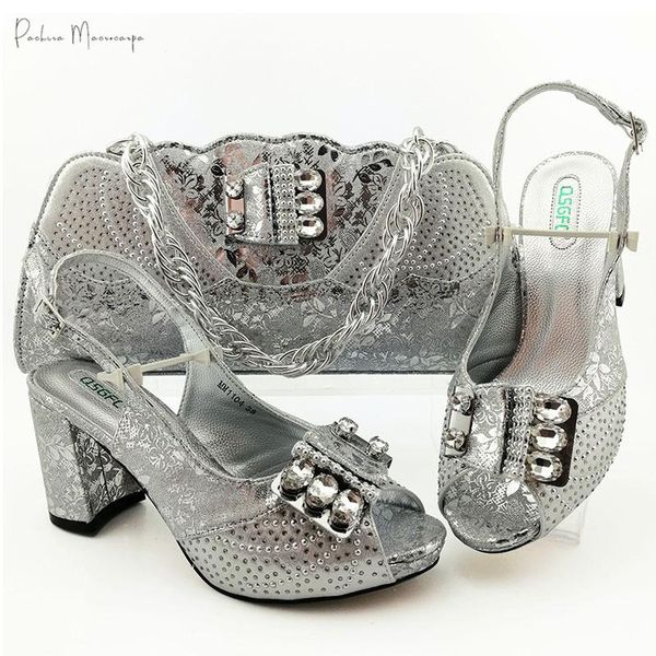 dress shoes 2021 african italian design nigerian fashion metal and rhinestone decoration style silve color party ladies bag set, Black
dress shoes 2021 african italian design nigerian fashion metal and rhinestone decoration style silve color party ladies bag set, Black