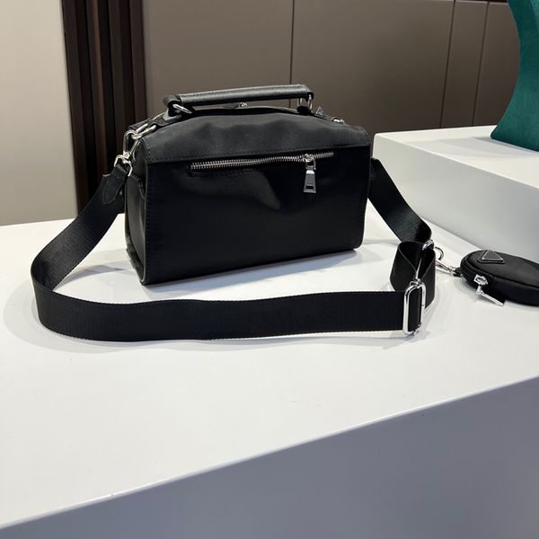 fashion shoulder totes handbags designer bags cross body handbag luxury tote bag high-quality men and women alike pillow travel purse size 2
fashion shoulder totes handbags designer bags cross body handbag luxury tote bag high-quality men and women alike pillow travel purse size 2