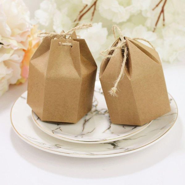 50pcs/pack kraft paper candy present boxes hexagon packing box with rope qx2e
50pcs/pack kraft paper candy present boxes hexagon packing box with rope qx2e