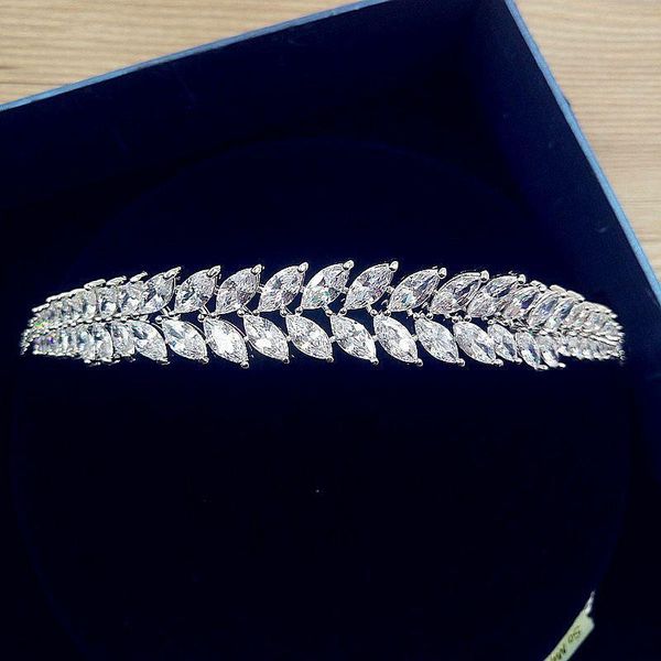 hair clips & barrettes full zircon tiara cz crown headband wedding accessories diadem jewelry tiaras and crowns diadema coroa noiva wigo0866, Golden;silver
hair clips & barrettes full zircon tiara cz crown headband wedding accessories diadem jewelry tiaras and crowns diadema coroa noiva wigo0866, Golden;silver