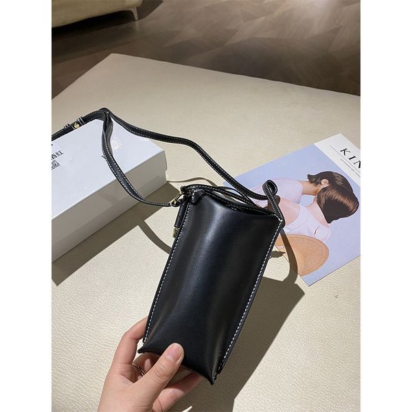 outlet ossbody mobile phone includes soft calf leather, comfortable handle, practical, compact and fashionable bag luxuryss designerss yw
outlet ossbody mobile phone includes soft calf leather, comfortable handle, practical, compact and fashionable bag luxuryss designerss yw