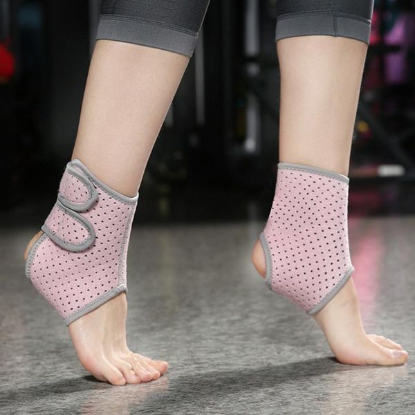 1 pair woman ankle support brace running ankle wrap sleeve foot protection sleeve sports foot wears, Blue;black
1 pair woman ankle support brace running ankle wrap sleeve foot protection sleeve sports foot wears, Blue;black
