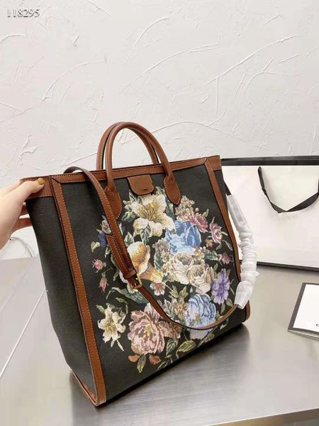 2021 designer's double-sided shoulder bag lovers' canvas flower pattern portable size: 36cm
2021 designer's double-sided shoulder bag lovers' canvas flower pattern portable size: 36cm