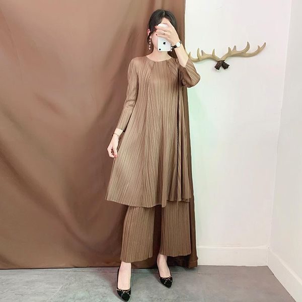 women's two piece pants plus size pant suits 2021 elastic miyake pleated set round neck loose long + wide leg female, White
women's two piece pants plus size pant suits 2021 elastic miyake pleated set round neck loose long + wide leg female, White