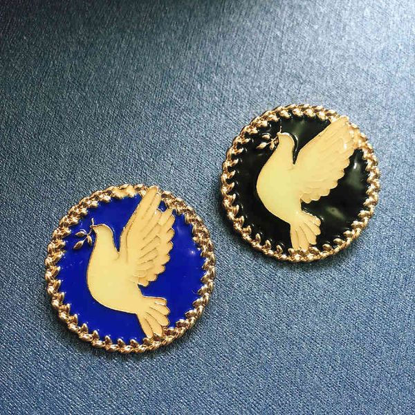 factory wholesale luminous literature and art dove enamel oil dripping brooch new simple chinese style badge fluorescent pin accessories hea
factory wholesale luminous literature and art dove enamel oil dripping brooch new simple chinese style badge fluorescent pin accessories hea