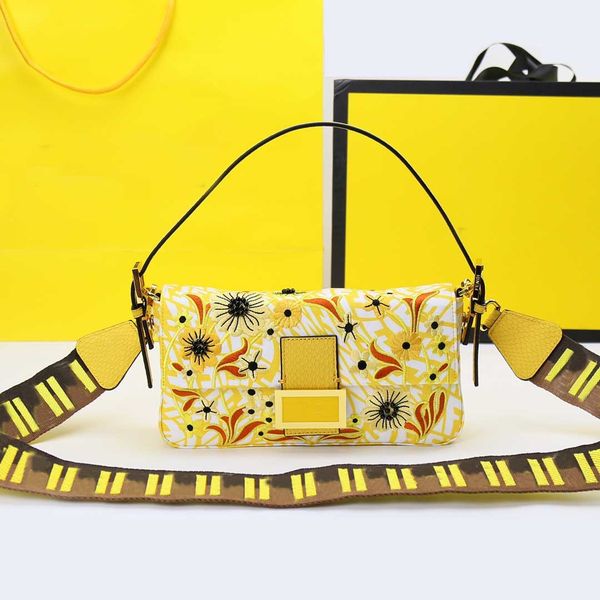 fashion jacquard material messenger bag designer brand urban trend women flower embroidery embellishment enamel design handbag
fashion jacquard material messenger bag designer brand urban trend women flower embroidery embellishment enamel design handbag