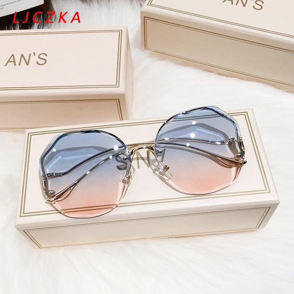sunglasses tea gradient women ocean water cut trimmed lens metal curved temples sun glasses oversized eyeglasses female uv400, White;black 
sunglasses tea gradient women ocean water cut trimmed lens metal curved temples sun glasses oversized eyeglasses female uv400, White;black