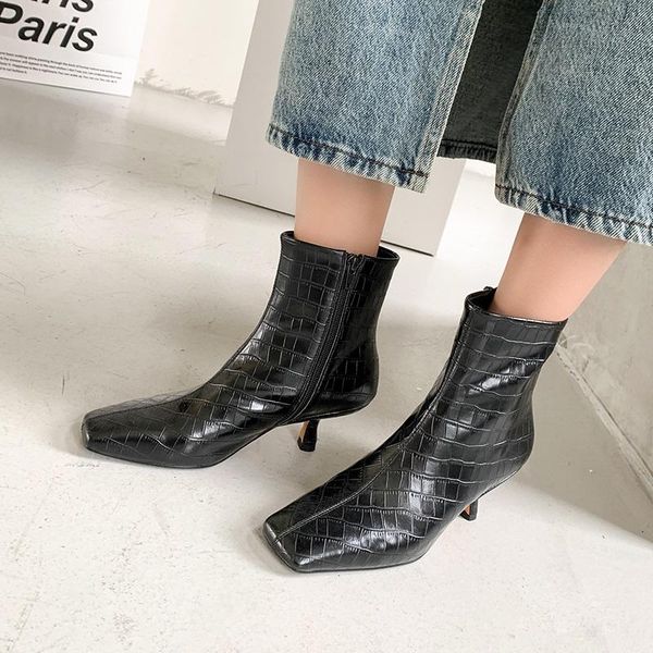 boots big size 41 european style cow leather women shoe square toe kitten heel ankle party pleated woman botas de mujer, Black
boots big size 41 european style cow leather women shoe square toe kitten heel ankle party pleated woman botas de mujer, Black