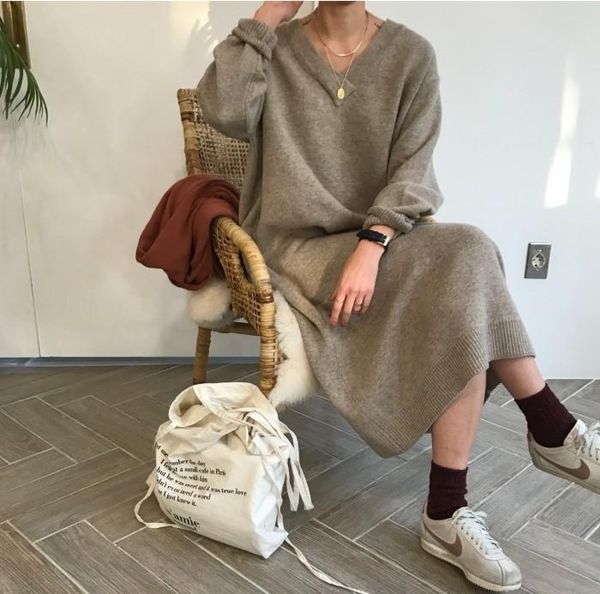 casual dresses vintage warm autumn sweater women dress winter long knitted loose maxi oversize lady robe vestidos, Black;gray
casual dresses vintage warm autumn sweater women dress winter long knitted loose maxi oversize lady robe vestidos, Black;gray