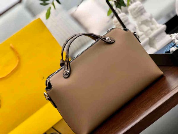 solid color simplicity tote bags women handbag shoulder leather designer printed handle crossbody female luxury boston packs 220307
solid color simplicity tote bags women handbag shoulder leather designer printed handle crossbody female luxury boston packs 220307