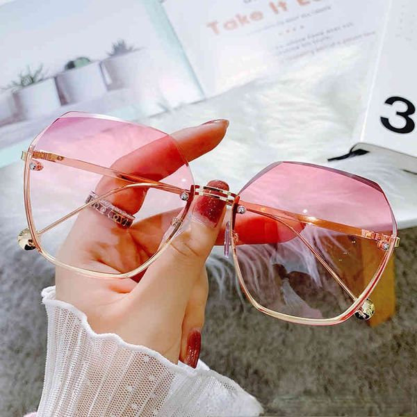 designer sunglasses fashion brand design 2021 rimless women vintage cutting lens gradient sun glasses shades for female eyeglasses uv400, White;black
designer sunglasses fashion brand design 2021 rimless women vintage cutting lens gradient sun glasses shades for female eyeglasses uv400, White;black